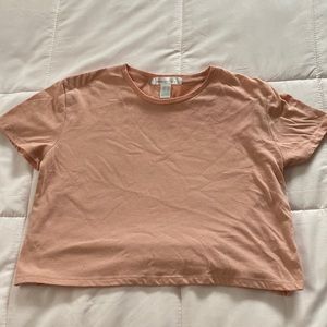 Light pink cropped teeshirt